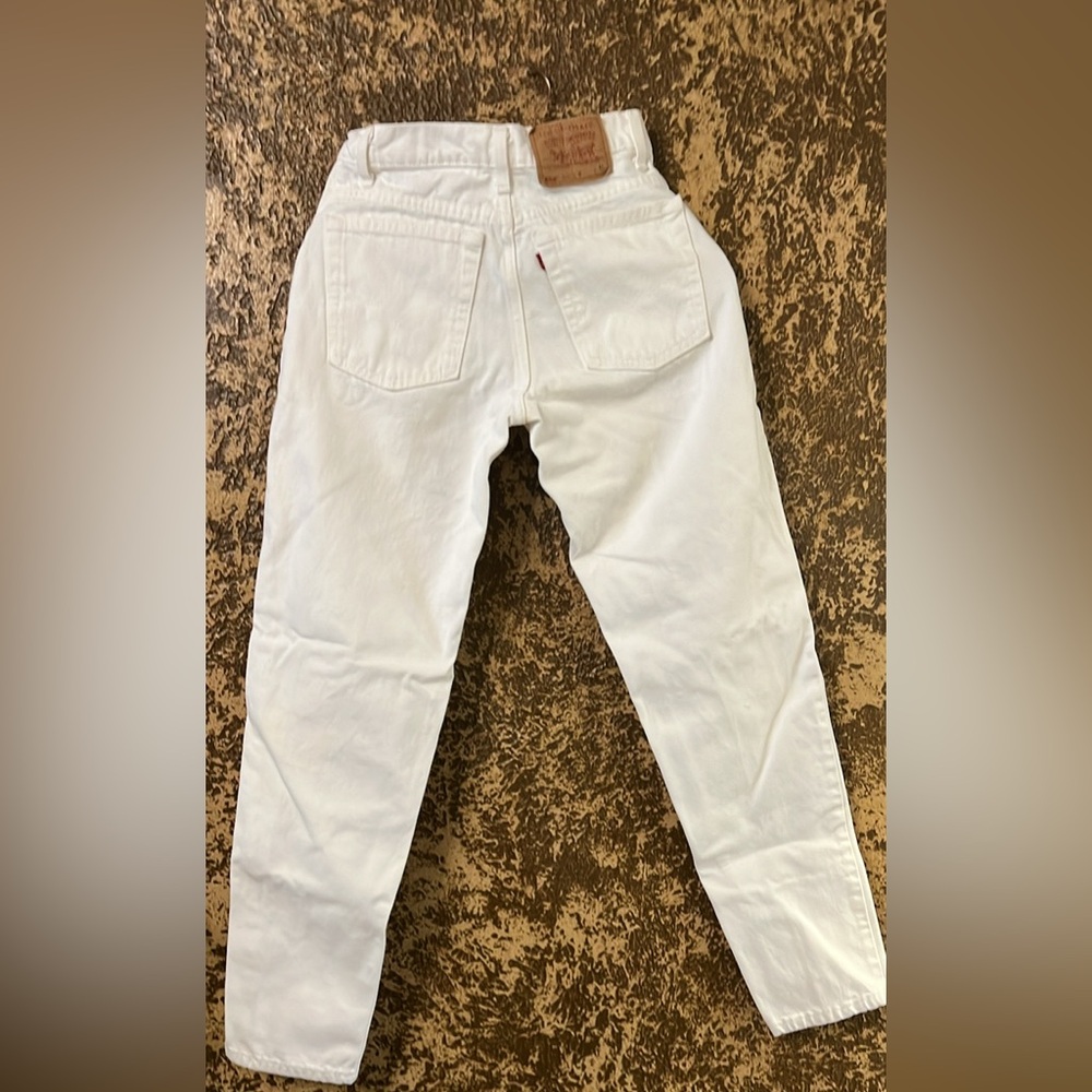 Vintage Levi’s 550 size 9/med length ECU